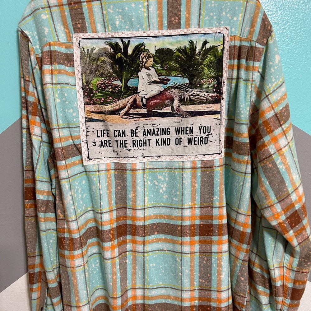 Angry Minnow size Lg Flannel- fun- excellent condition